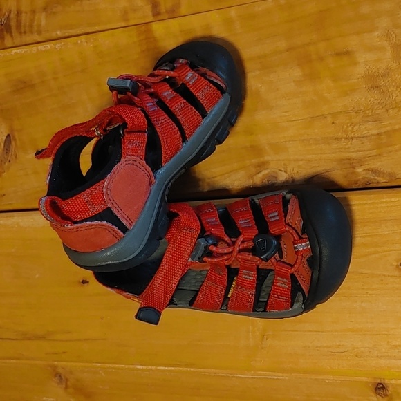 💚Boy's Keen Newport H2 Sports Sandals - Picture 9 of 13